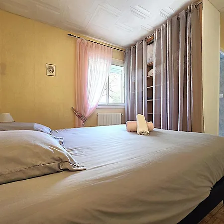 Villa L'echappee Du Canal - Piscine - Cheminee - Clim - Parking Prive Gratuit - 8 Personnes - 3 - Parc *